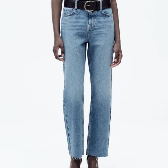 Zara Straight leg Sz 8/30W Denim  Jeans 100% Cotton Non Stretchy Zipper 5 Pocket - Picture 1 of 9